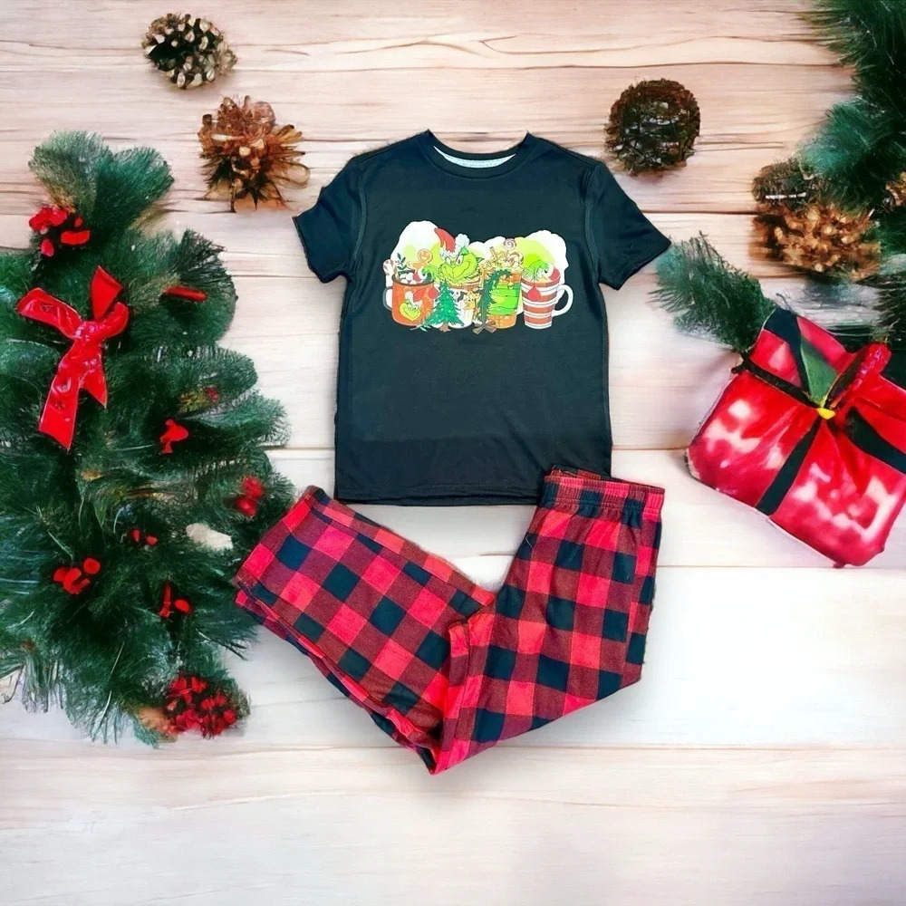 The Grinch Christmas‎ pajama set hot cocoa mugs